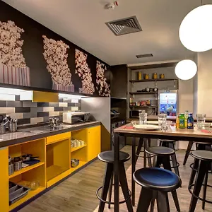 2* Отель Meininger Termini